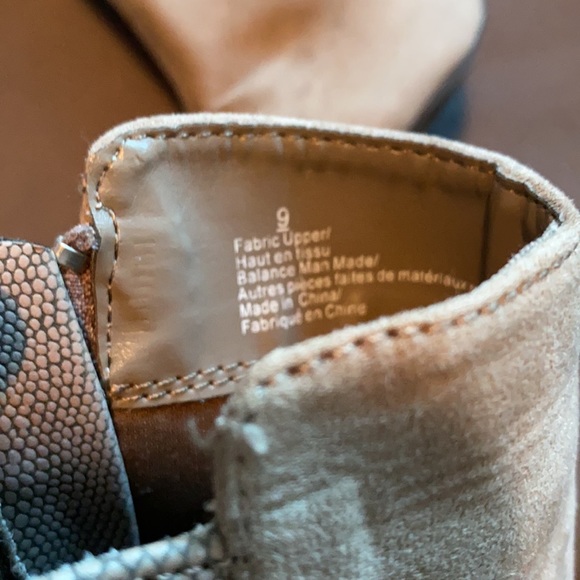 3 for $20 💜 EXPRESS Size 9 Gray Booties - Picture 5 of 5